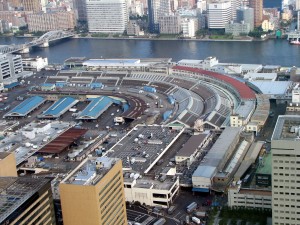 Der Tsukiji-Fischmarkt gilt als der größter Fischmarkt der Welt © Chris 73 CC BY-SA 3.0 