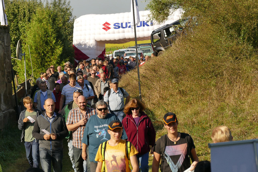 Dichtes Gedränge am Eingang, als sich die Tore der Fishing Masters Show am Schnackensee öffneten. Foto: R. Schwarzer