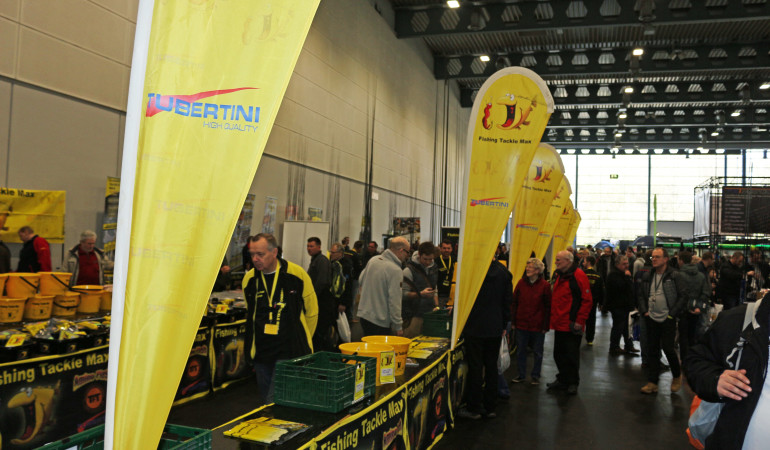 Besucher auf dem größten Stand der Messe. Bei FTM waren die Angler wie im Spielzeugladen. Foto: A. Pawlitzki