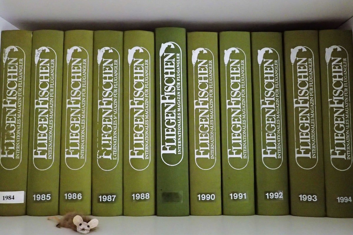 Eine FliegenFischen-Sammlung der Jahre 1984 bis 1994 – und es geht weiter! Die grünen Sammelmappen für FliegenFischen, natürlich mit Leineneinband, sind jetzt wieder erhältlich!