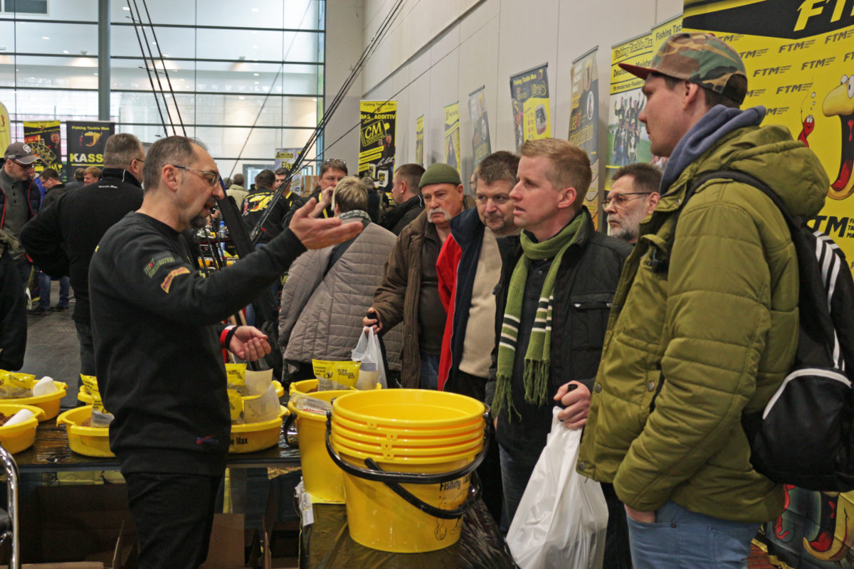 Profis hautnah erleben, wie hier den ehemaligen Europameister im Stippfischen, Günter Horler. Das kann man ab 2023 wieder auf der Stippermesse in Bremen. Foto: A. Pawlitzki