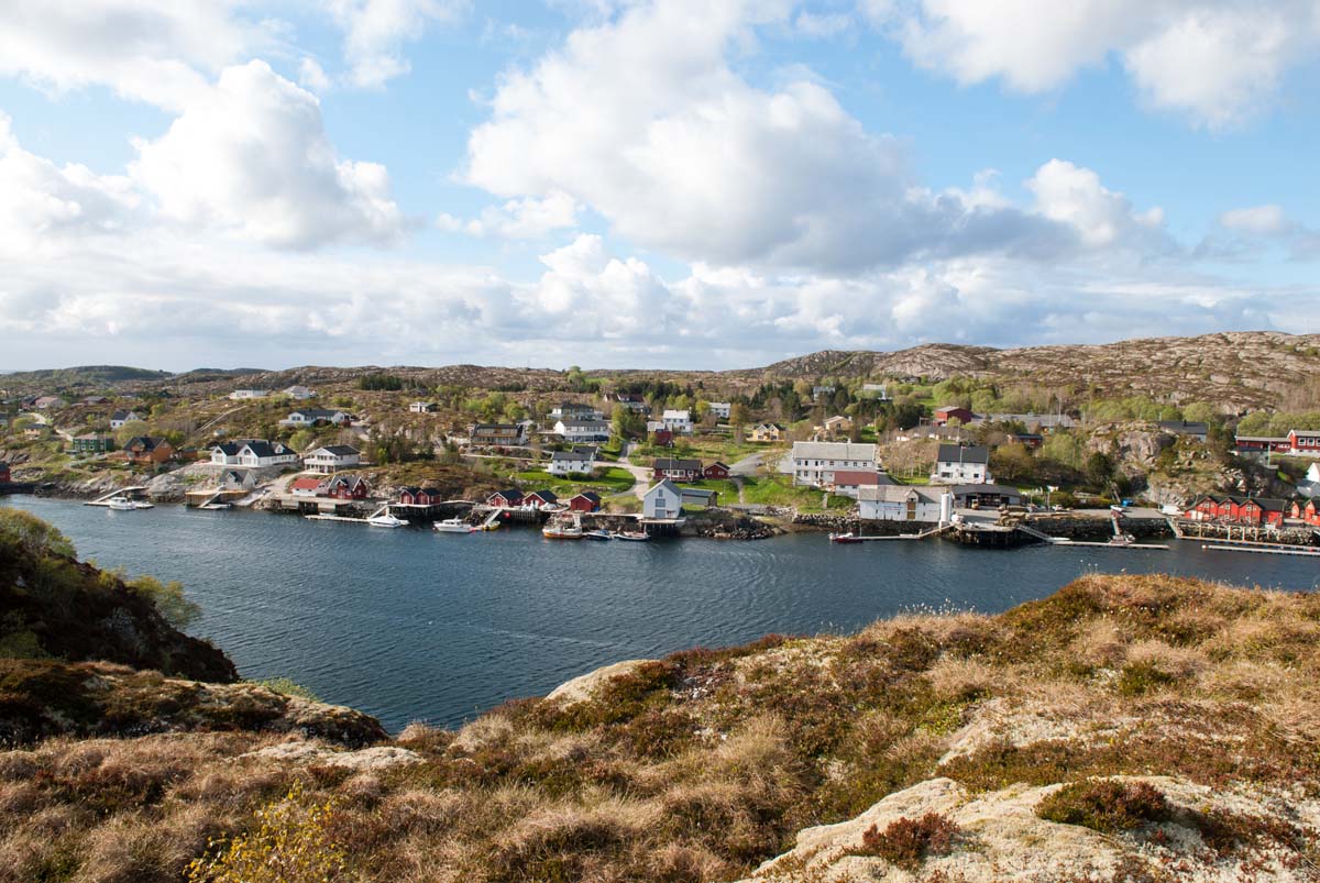 Der Knarrlagsund trennt die Inselchen Ulvøya und Fjellværøya. Manchmal ziehen da sogar Schwertwale durch! Foto: R. Korn