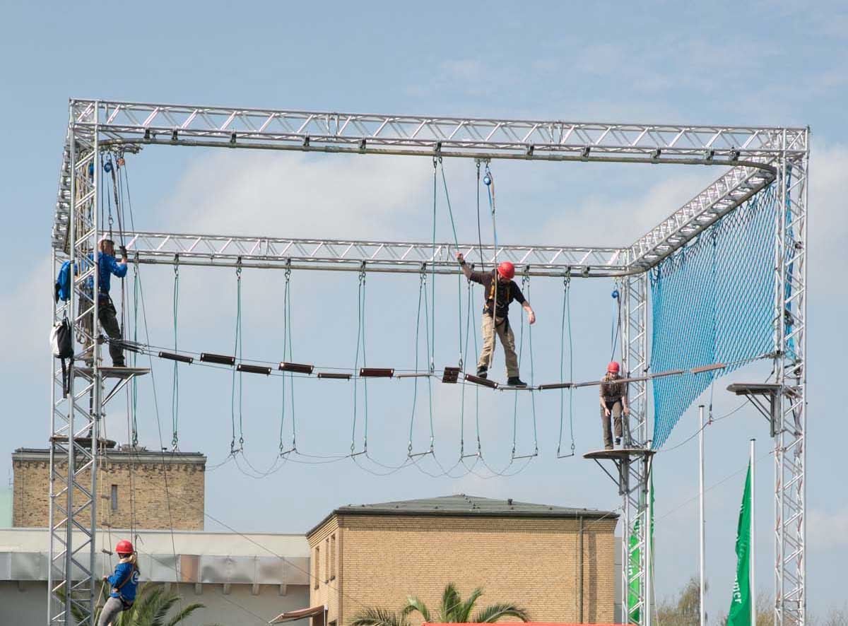 Der Hochseilparcour ist nichts für schwache Nerven. Foto: Messe Outdoor