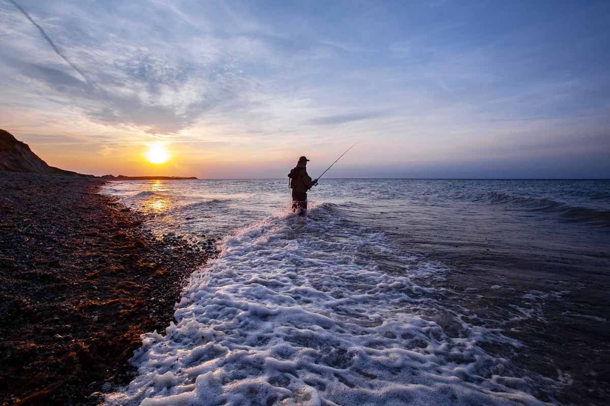 Beim Angeln in Dänemark erwarten die Urlauber schöne Strände, viel Fisch und tolle Sonnenuntergänge. Foto: M.Wendt