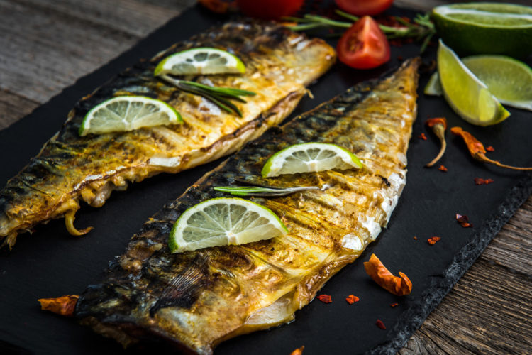 Makrele braten ist eine raffinierte Zubereitung, die den Brotfisch der Nordsee zu einem Festessen aufwertet!