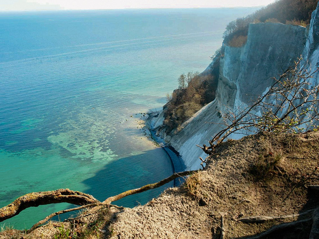 Die Struktur von Møns Klint schreit nach Meerforelle. Leider reicht ein wenig Ostwind, um das Wasser in eine trübe Brühe zu verwandeln. Foto: Pixabay