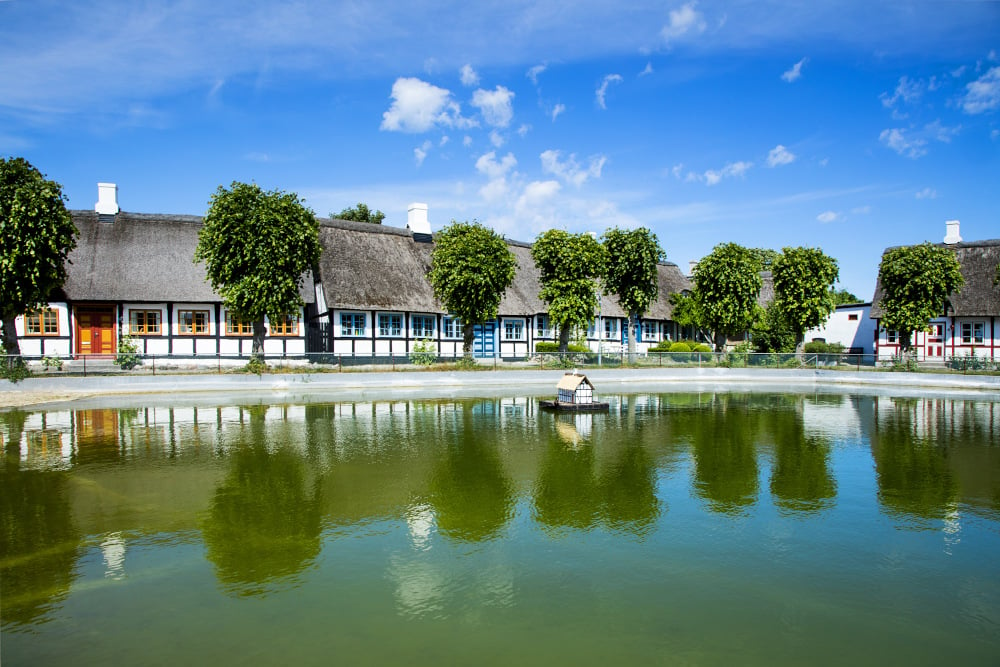 Das Dorf Nordby auf Samsø wurde in der Vergangenheit bereits zu Dänemarks besterhaltenem Dorf gewählt. Für uns Angler ist aber besonders die Küste des Dorfes interessant – an den Molen lässt es sich wunderbar auf Dorsch, Flunder und Kliesche angeln.