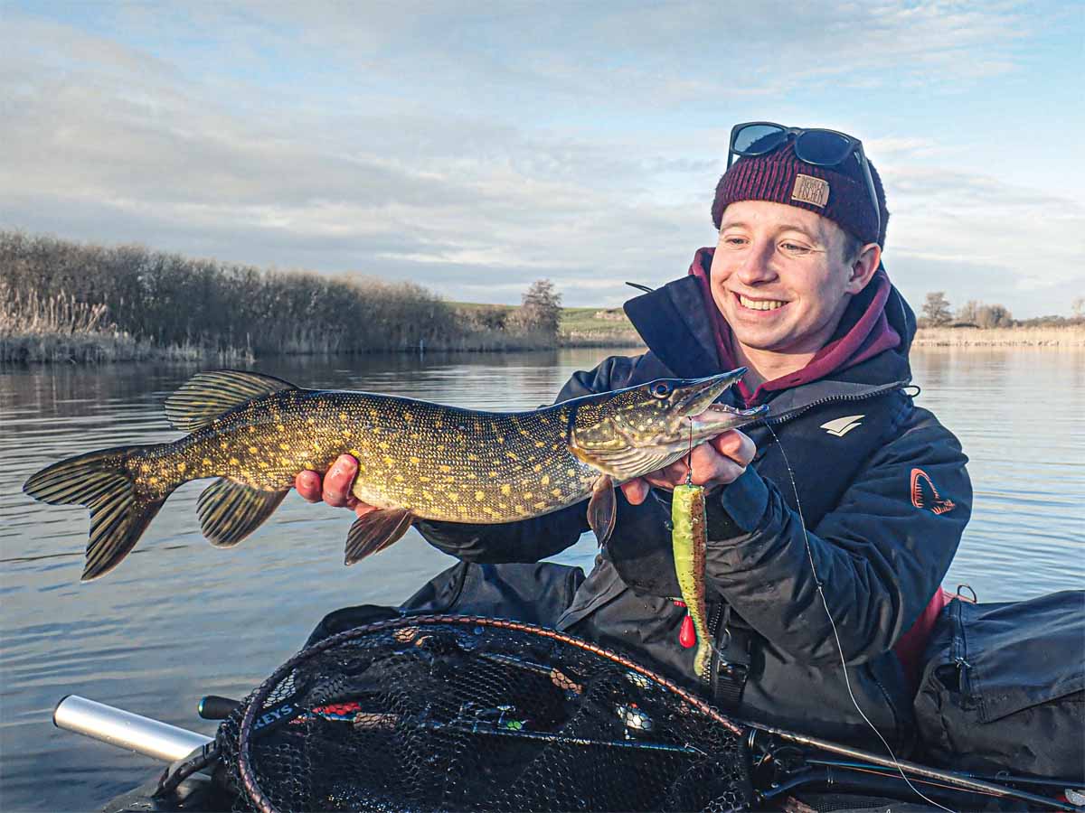 Gesucht und gefunden: Bereits nach vier Würfen inhalierte dieser hungrige Winterhecht den Shaker von Flo. Das ging ja schnell! Foto: M. Werner