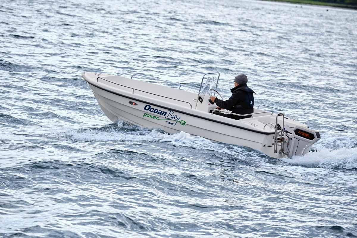 Klein, wendig, elektrisch. Auch für Bootsangler ist ein Elektroboot durchaus eine interessante Anschaffung. Foto: AWN