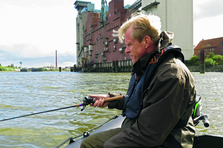 Wie steht es um die Fischbestände in Hamburg? Der Anglerverband sucht 300 Testangler und Testanglerinnen für eine Studie, die diese Frage beantworten soll. Foto: F. Schlichting