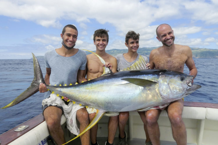 Die Thunfische, die man beim Angeln auf den Azoren fangen kann, erreichen bis zu 300 kg. Foto: J. Furtado