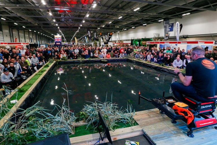 Angeldemonstration auf der „Big One Show“. In diesem Jahr wird es nur eines statt zwei der Events geben. Foto: Angling International