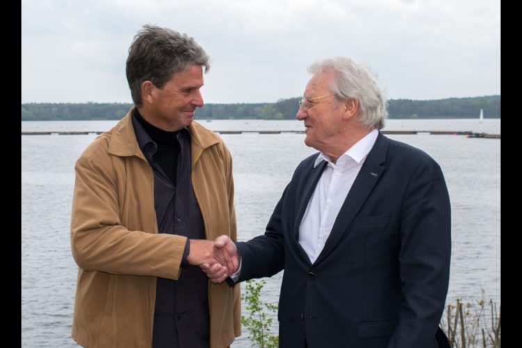 Uli Beyer (li.) ist neuer Präsident des Fischereiverbands NRW. Damit löst er Johannes Nüsse nach 11 Jahren ab.