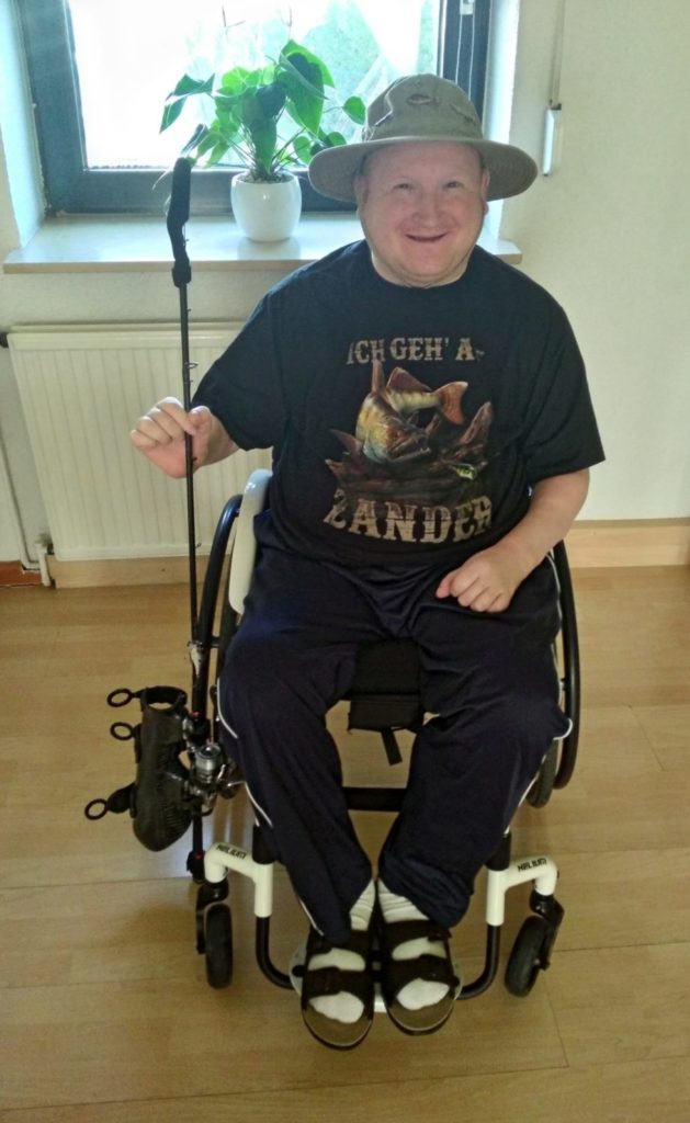 Heute, viele Jahre nach dem Unfall, ist Philipp wieder (oder immer noch!) ein begeisterter Angler.