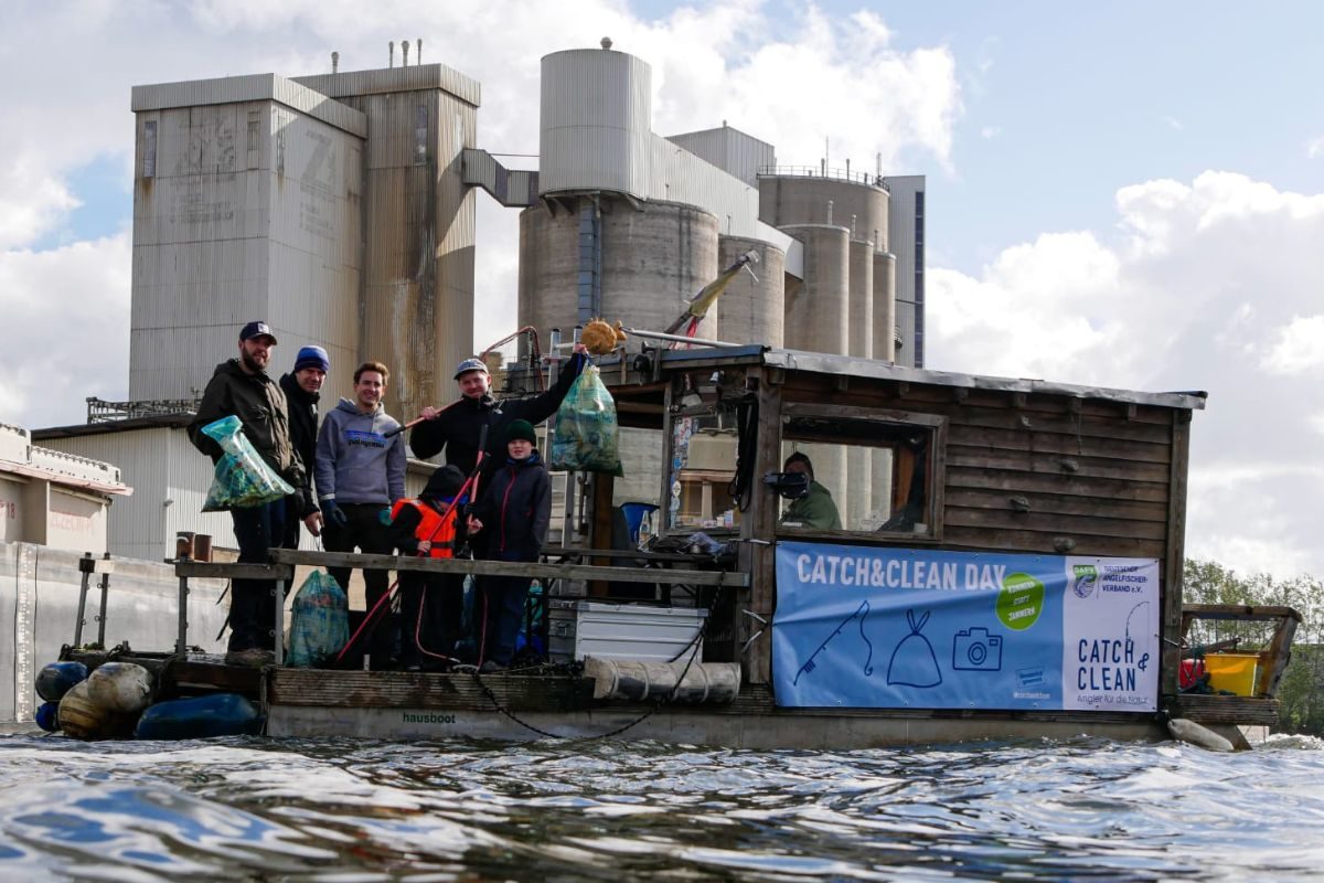 Catch & Clean Day 2023 auf der Spree in Berlin.