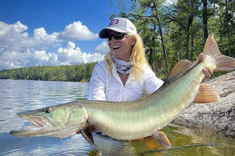 Musky / Muskie mit Anglerin