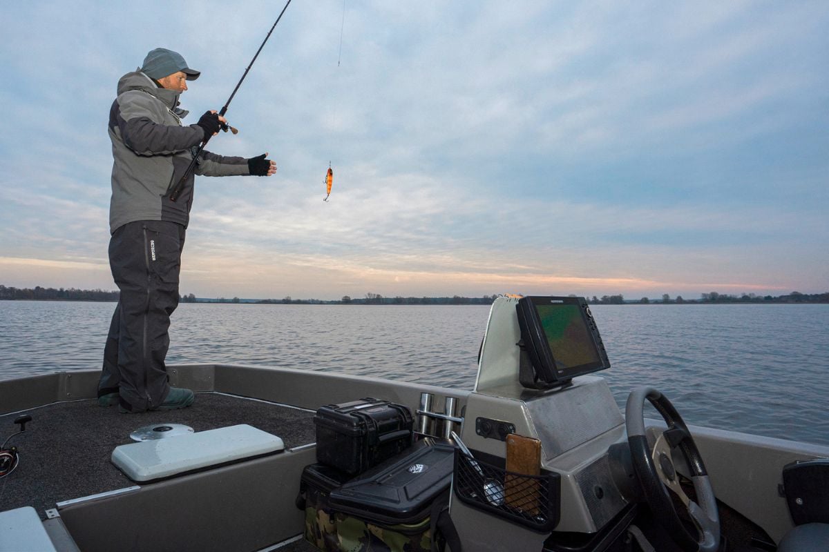 Bootsangler im Winter