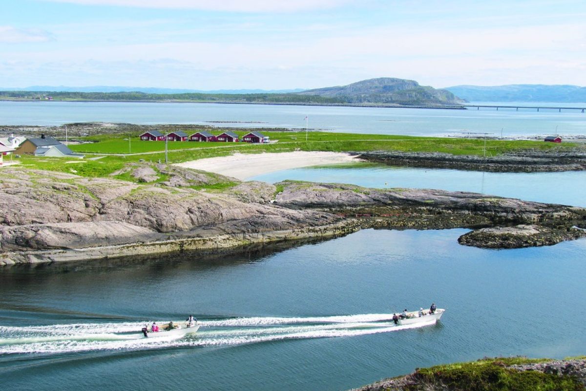 Früher Zutritt verboten, heute wartet auf der Insel Kråkvåg eine tolle, kleine Angelanlage auf Meeresangler.