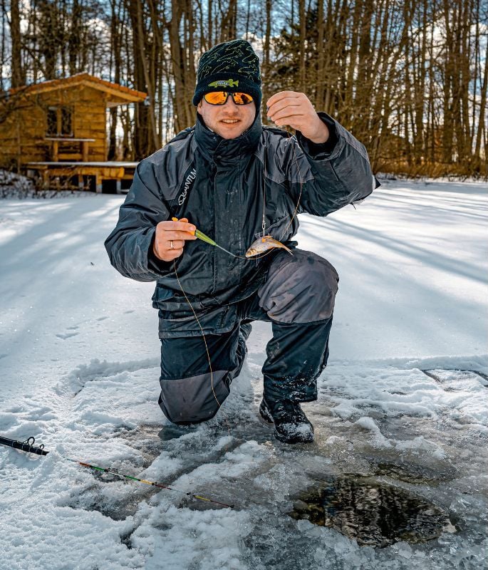 Montage für das Eisangeln auf Hecht