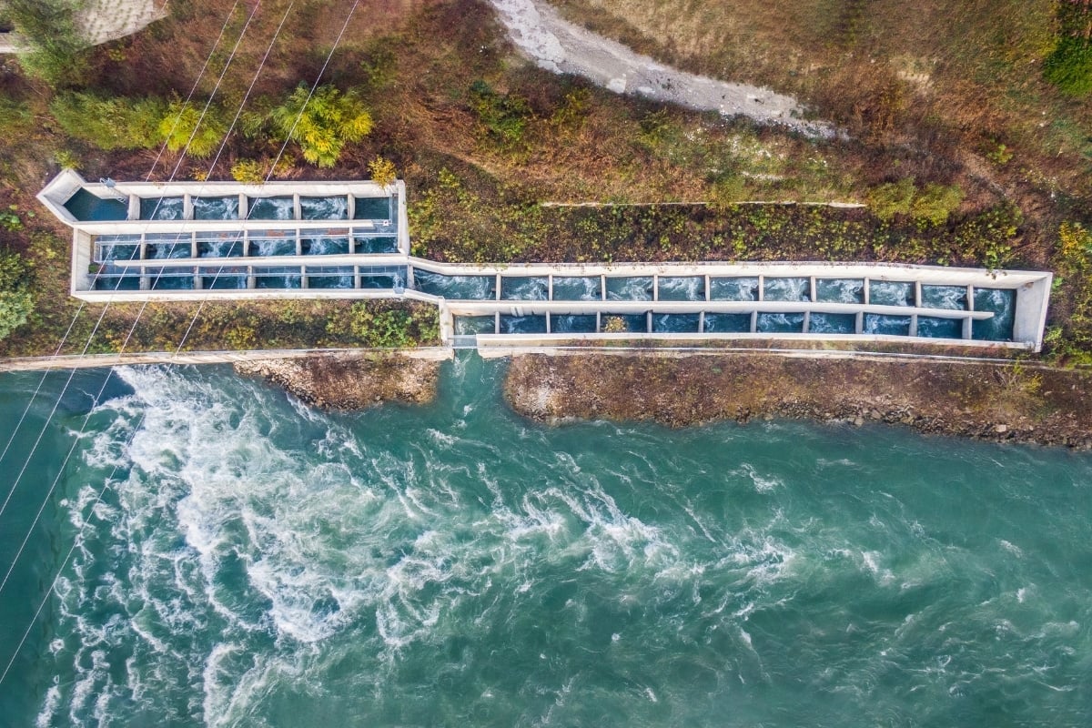 Po, Italien: Fischtreppe an der Staustufe bei Isola Serafini